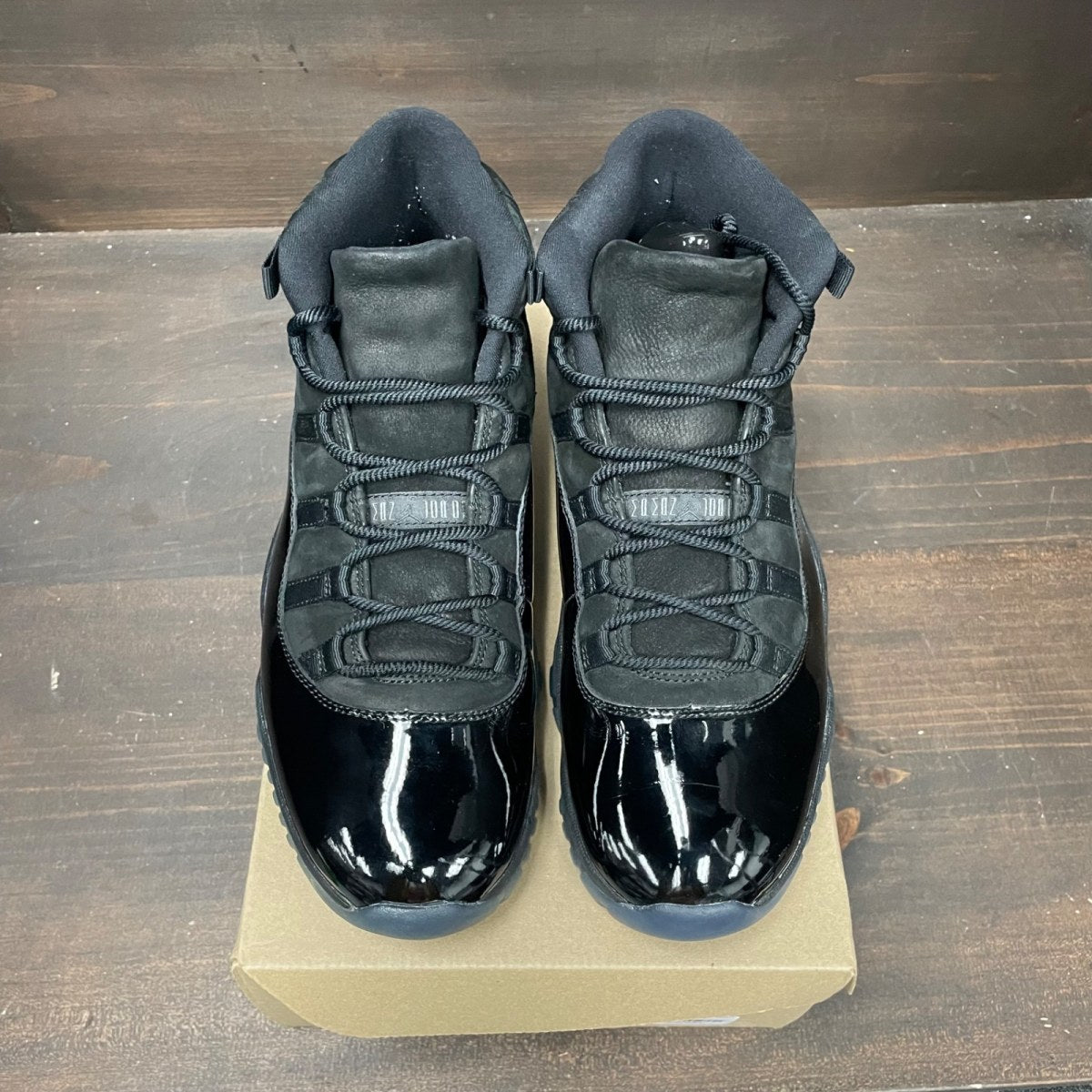 Jordan 11 Retro Cap and Gown Size 11 (Pre-Owned) - Image 2