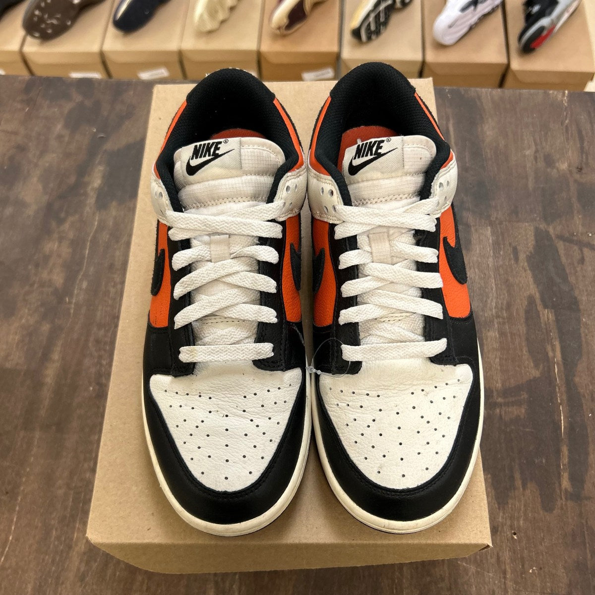 Nike Dunk Low Vintage Coral Size 8 (Pre-Owned) - Image 2