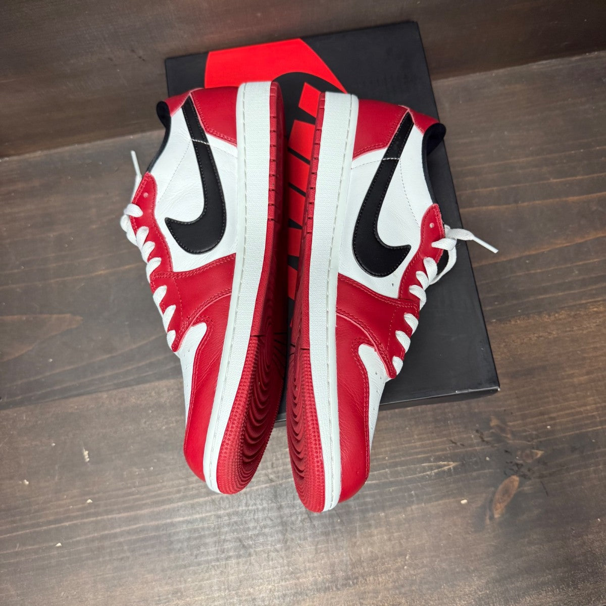 Jordan 1 Retro Low OG Chicago (2025) Size 13 (Pre-Owned) - side