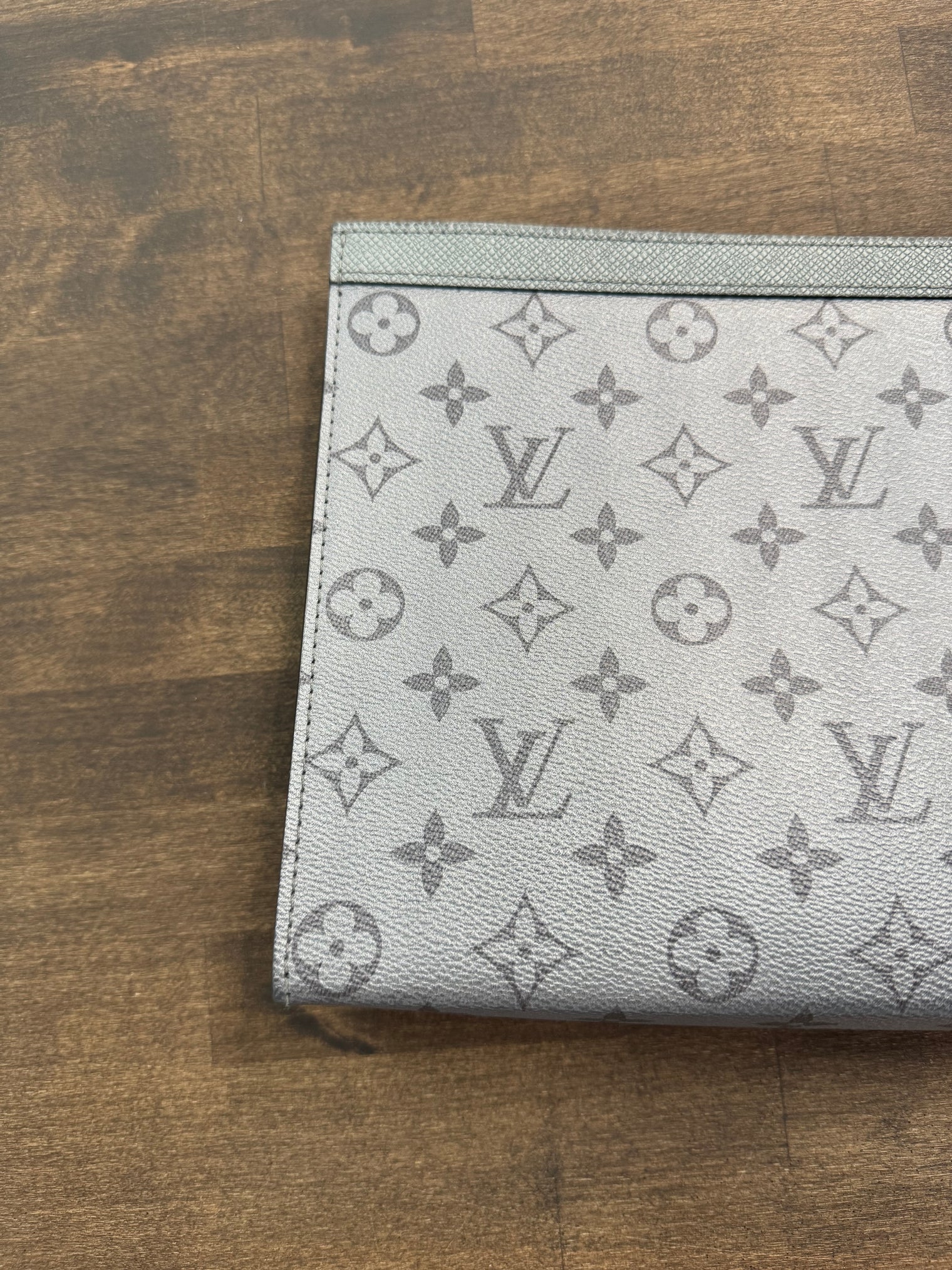 LV Pochette Voyage MM (Pre-owned)