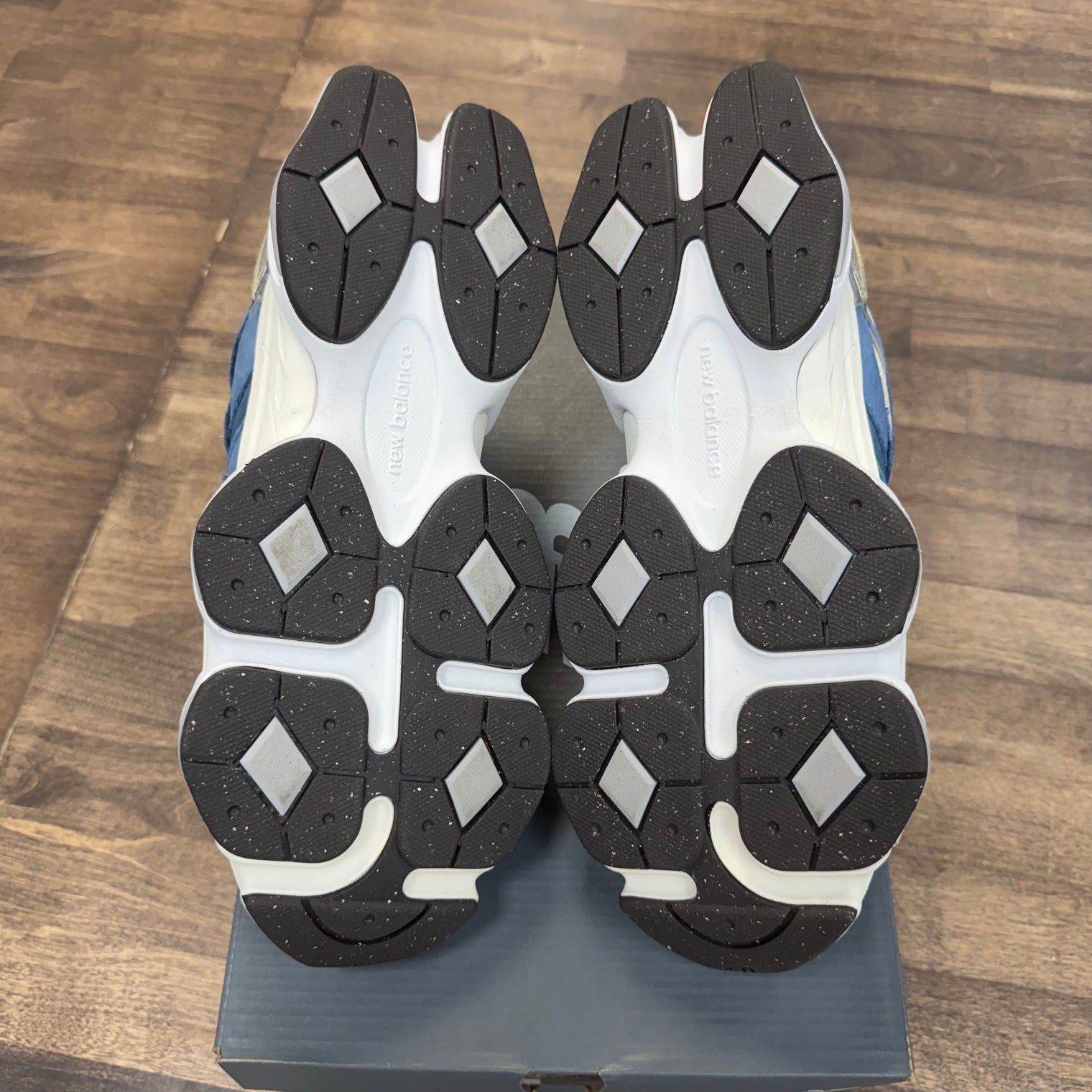 Fall Suede Pack Shoreline Blue New Balance 9060 (USED)