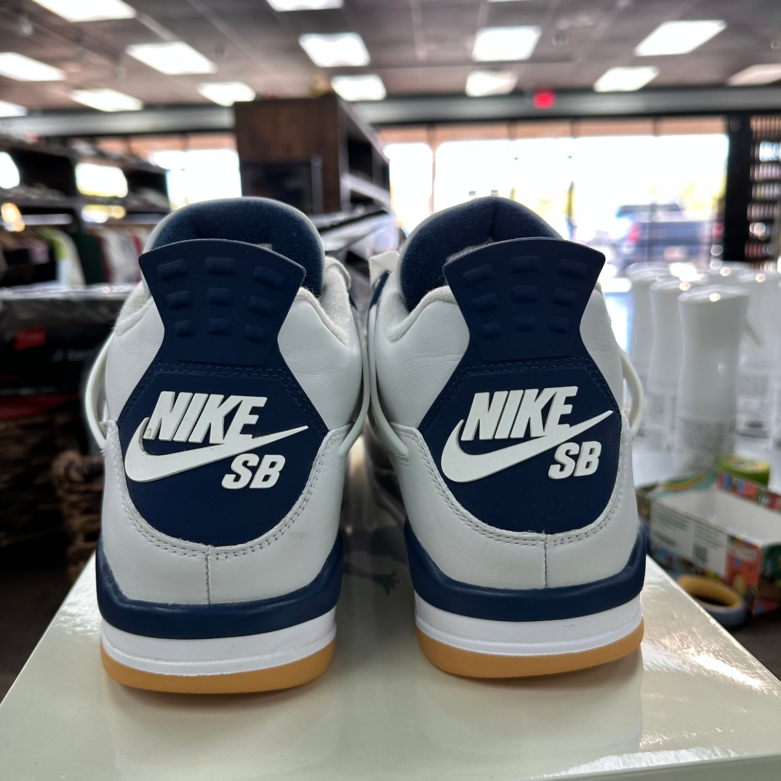 Navy SB Jordan 4 Retro (USED)
