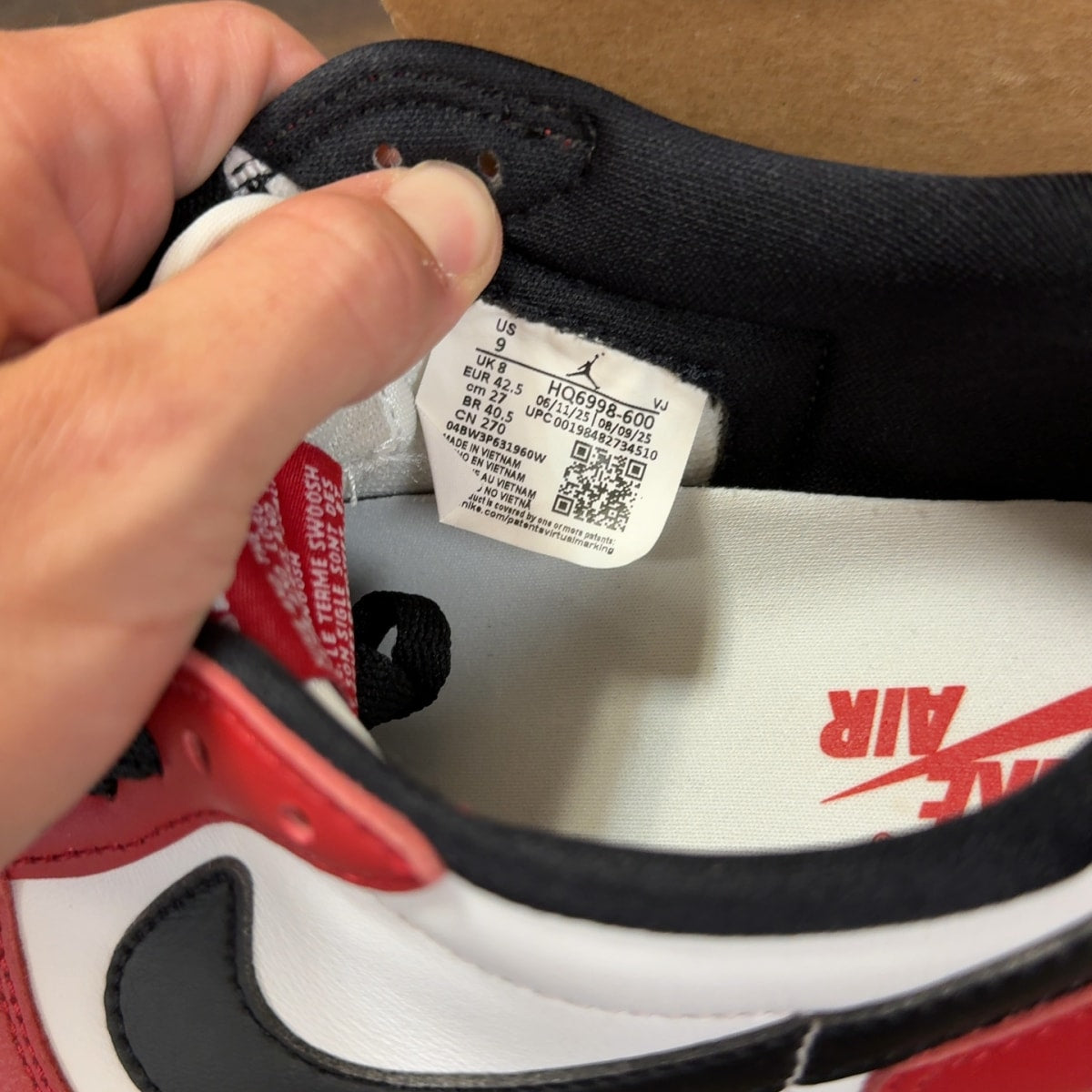 Jordan 1 Retro Low OG Chicago (2025) Size 9 (Pre-Owned) - Image 7