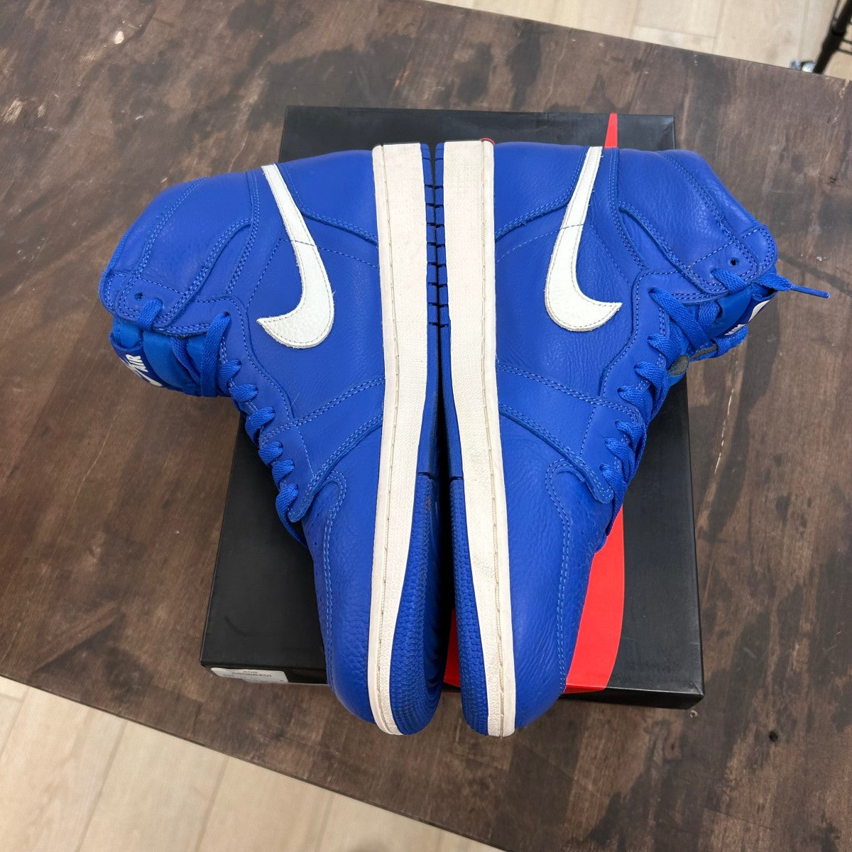 Jordan 1 Retro High Hyper Royal - Image 3