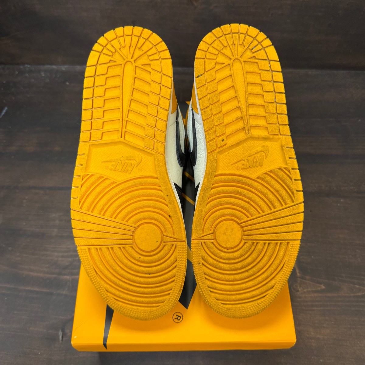 Jordan 1 Retro High OG Taxi Size 8.5 (Pre-Owned)