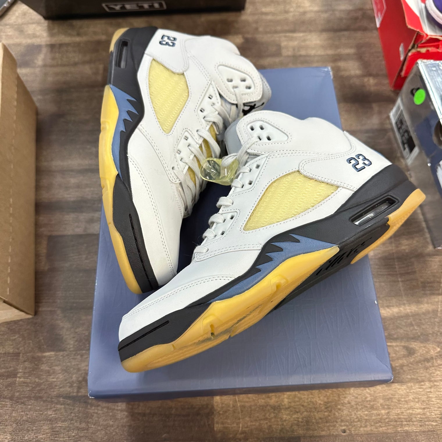(W) A Ma Maniére Jordan 5 Dawn (USED)