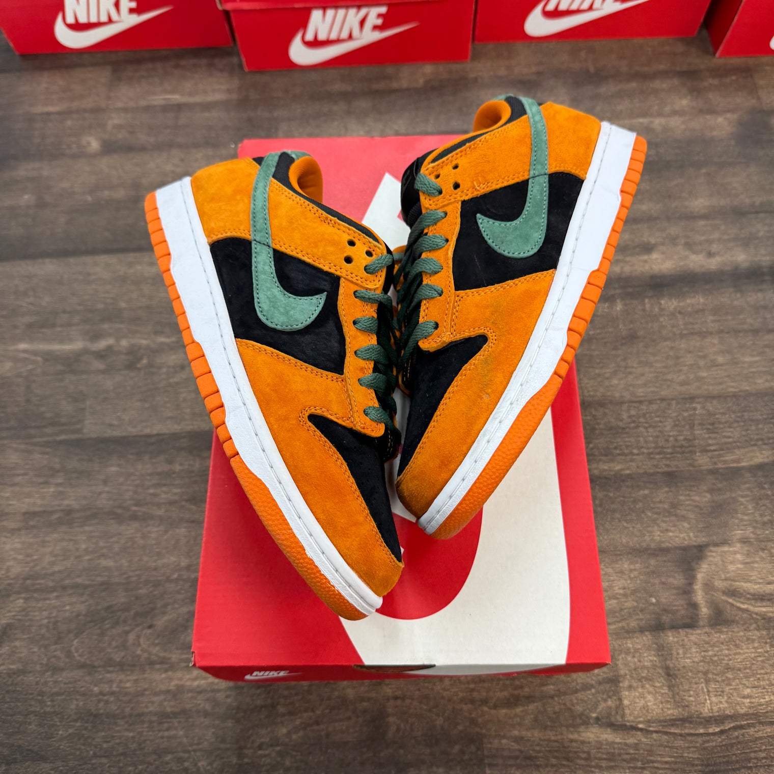 Nike Dunk Low Ceramic (US 6) (USED, Strong Smoke Smell)