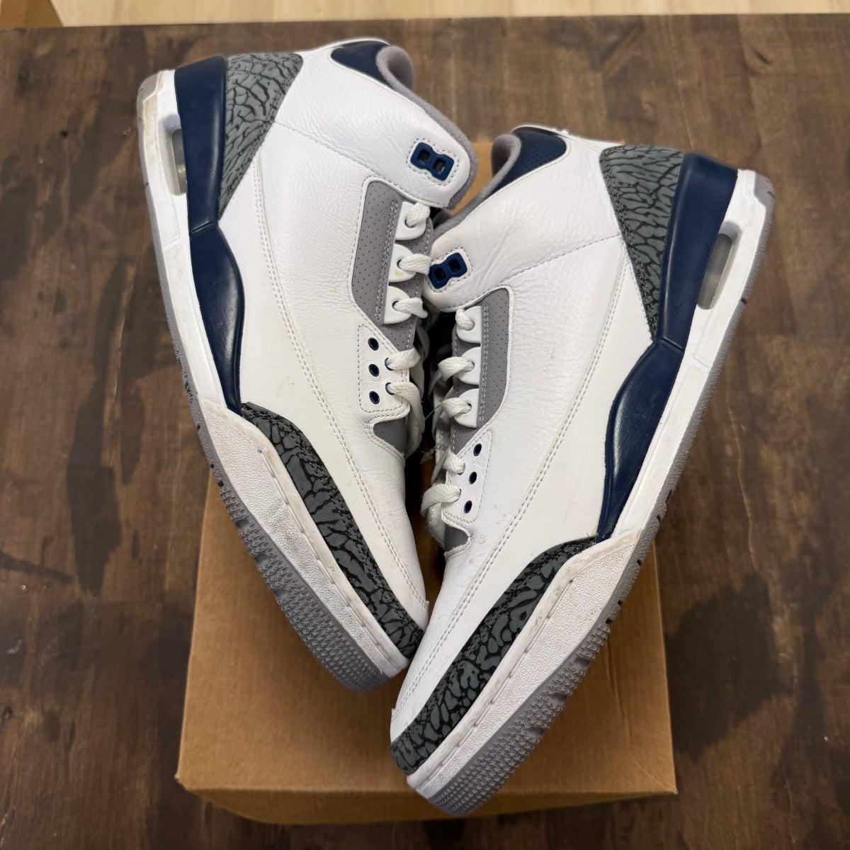 Jordan 3 Retro Midnight Navy Size 13 (Pre-Owned) - Image 1