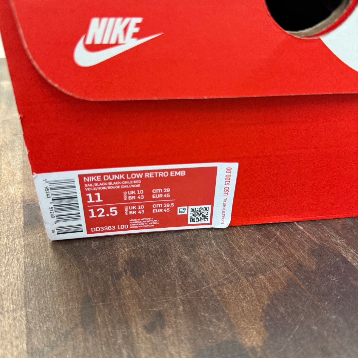 Nike Dunk Low EMB NBA 75th Anniversary Chicago Size 11 (Pre-Owned) - Image 6