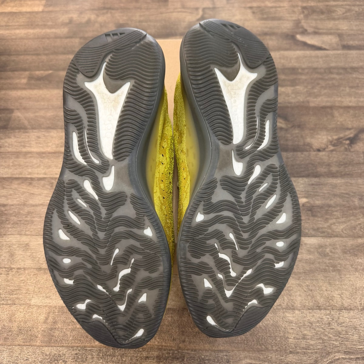 adidas Yeezy Boost 380 Hylte Size 14.5 (Pre-Owned) - Image 6
