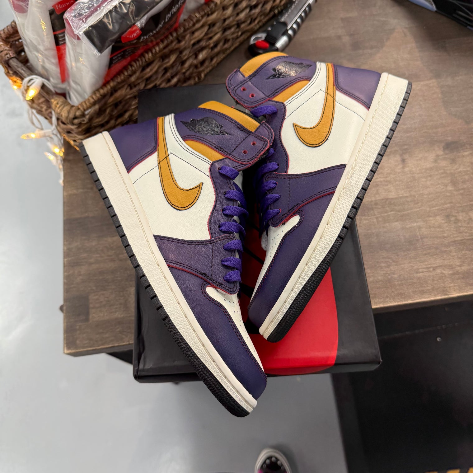 LA to Chicago Jordan 1 High Retro Defiant SB (USED)