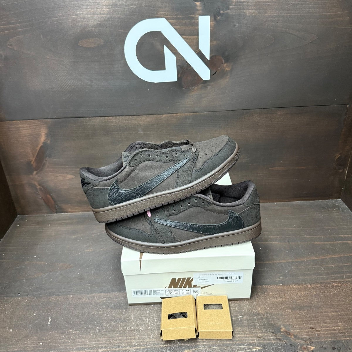 Jordan 1 Retro Low OG SP Travis Scott Velvet Brown Size 8.5 (Pre-Owned) - front