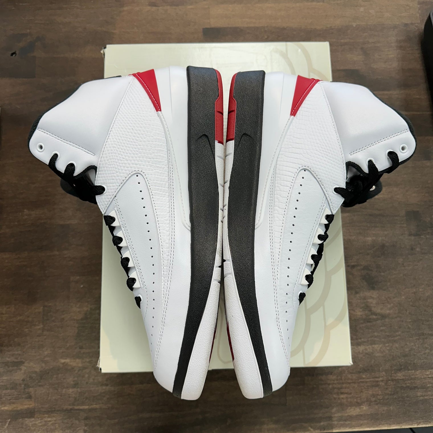Jordan 2 Retro OG Chicago (2022) (USED)