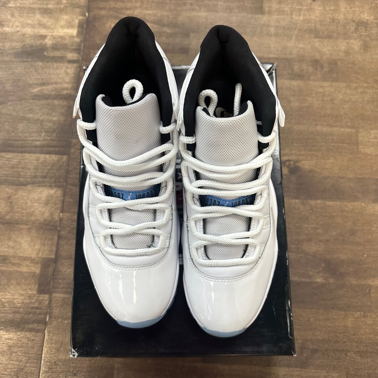Legend Blue Jordan 11 2024 (Used)