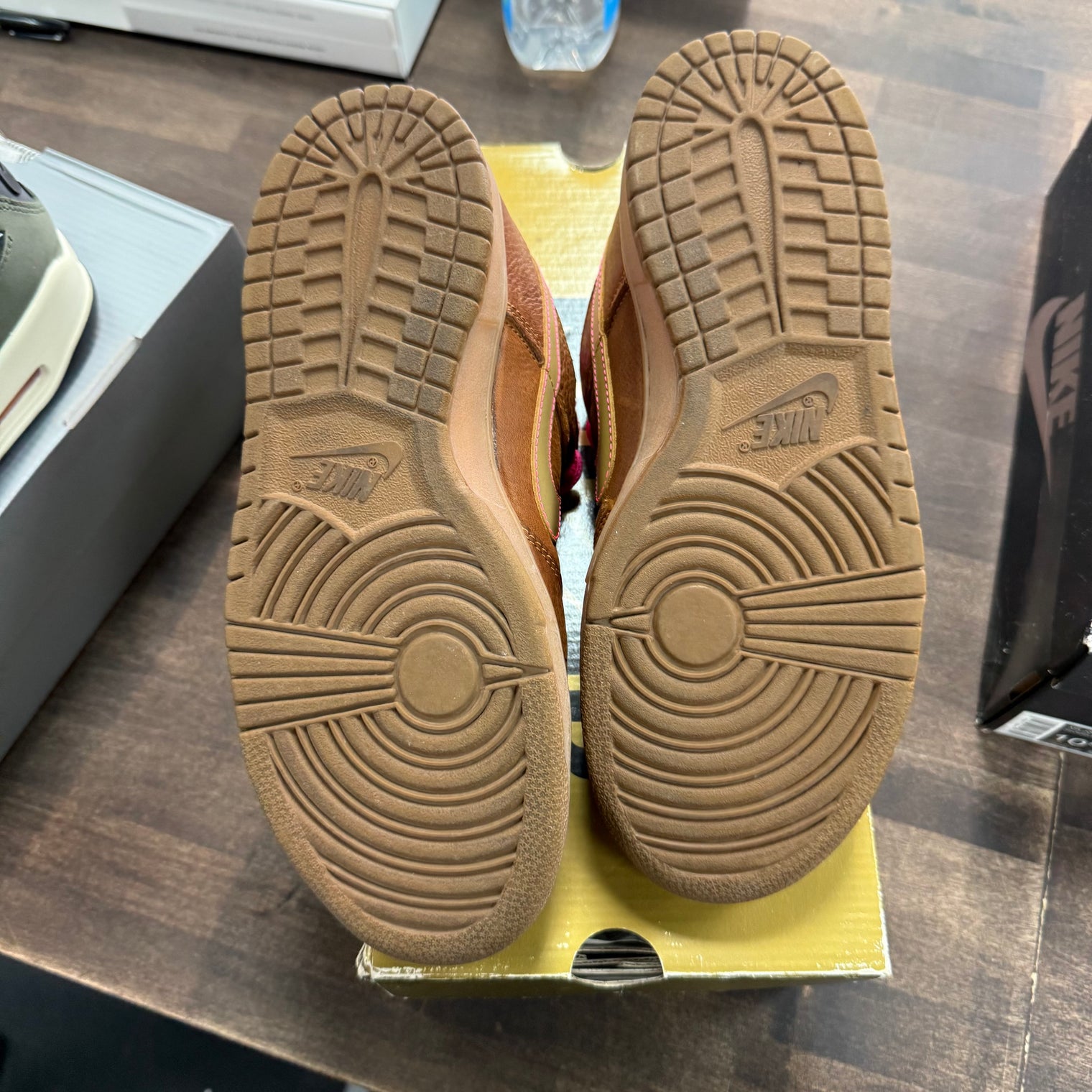 Gibson Guitar Case SB Dunk Low (USED)