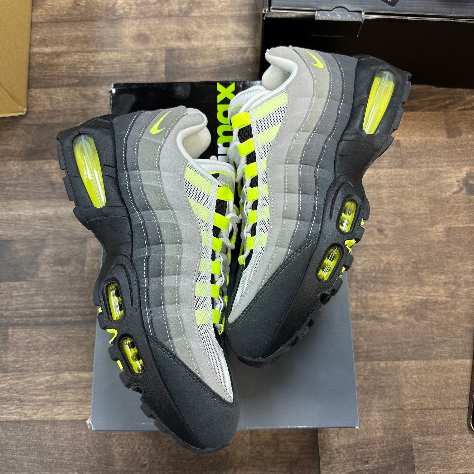 Big Bubble Neon Air Max 95 OG (USED)