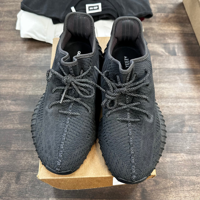 Black Static Yeezy 350 (USED,No Box)