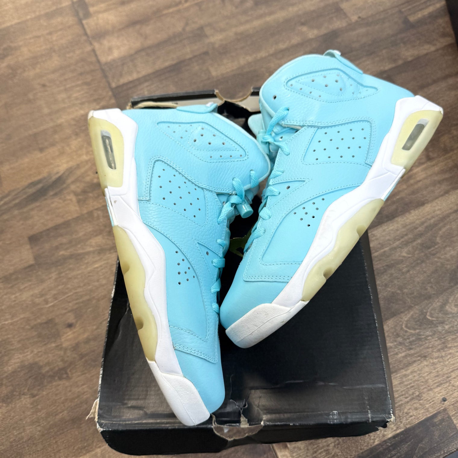 Air Jordan 6 Pantone (USED)