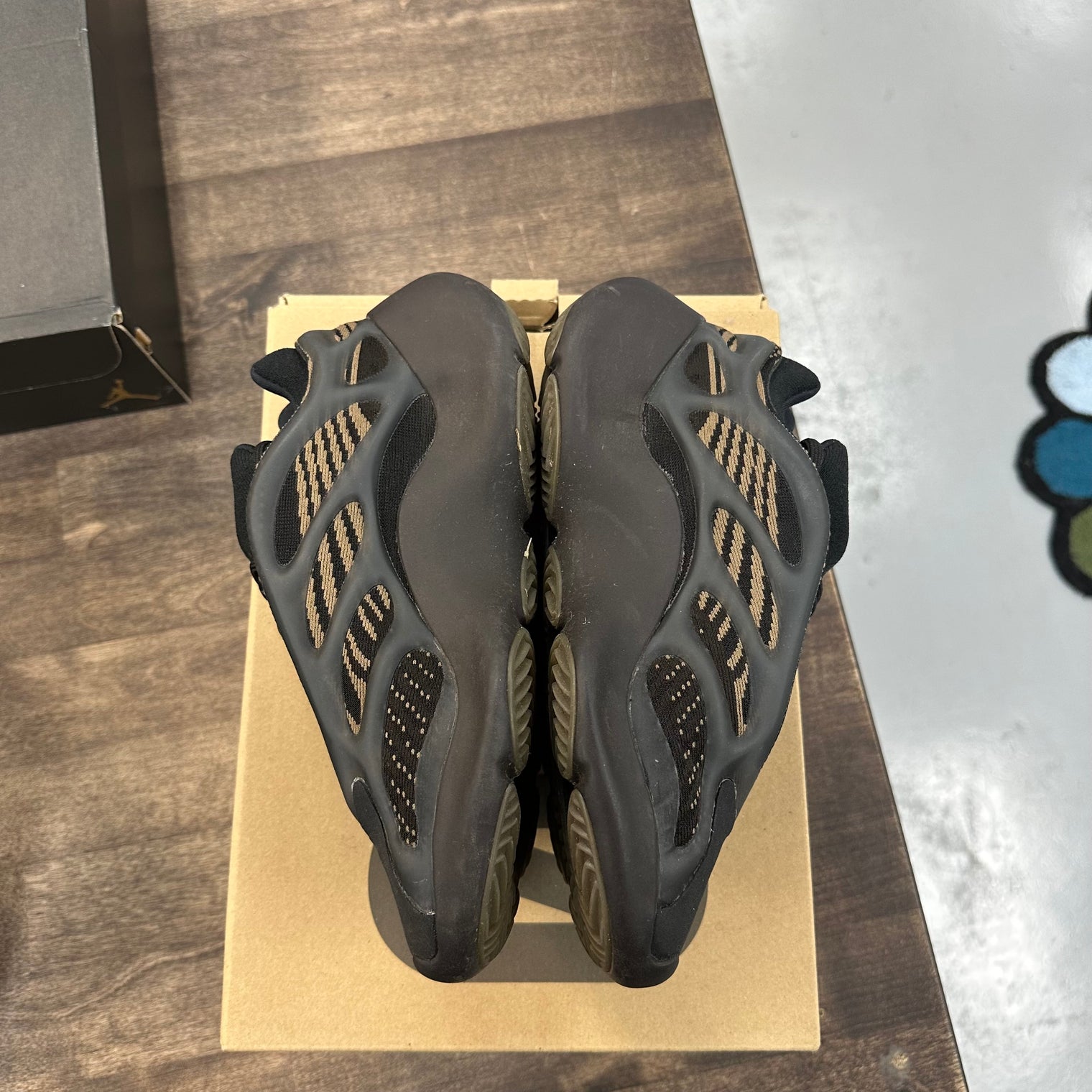 adidas Yeezy 700 V3 Clay Brown (US 4.5) (USED)