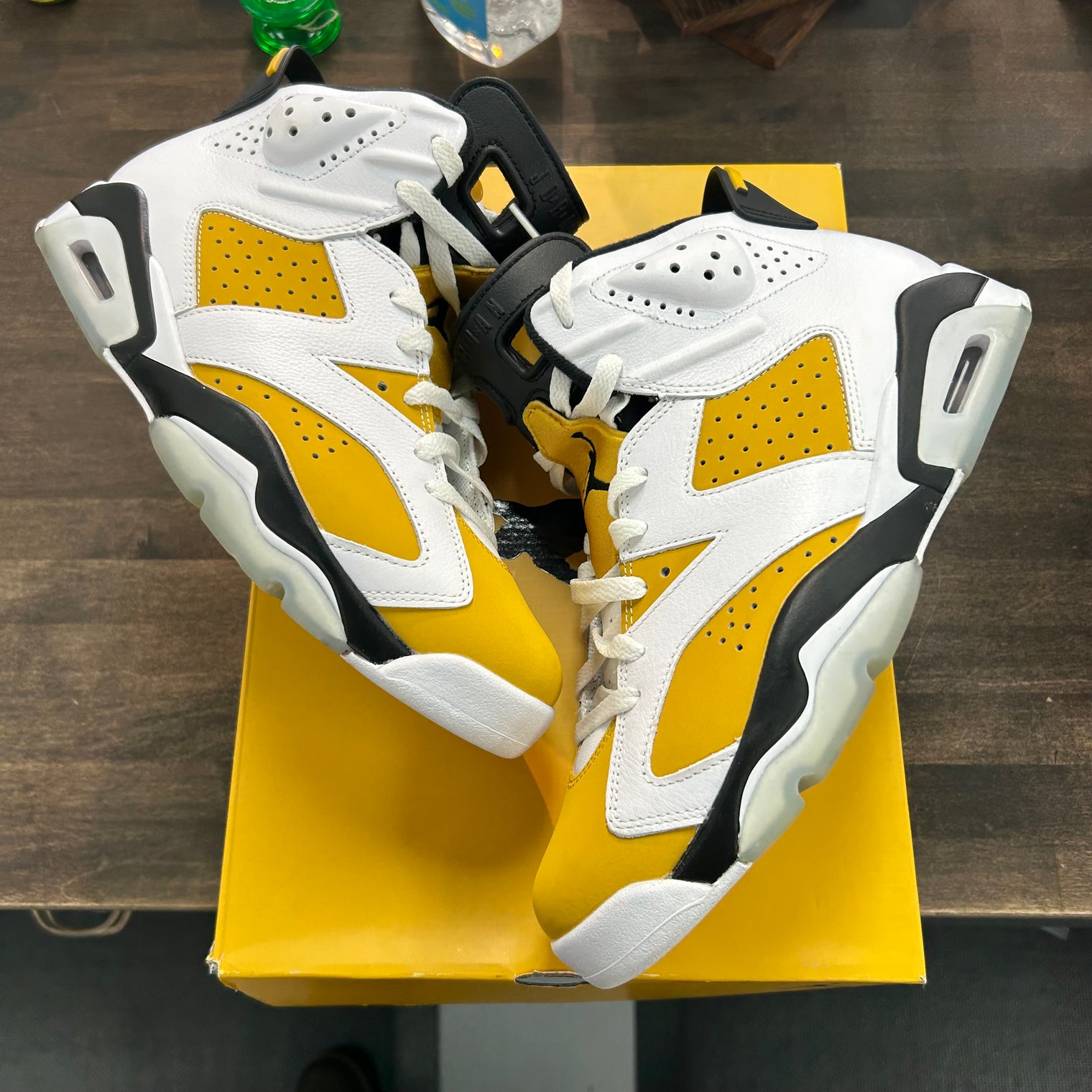 Ochre Jordan 6 Retro (USED)