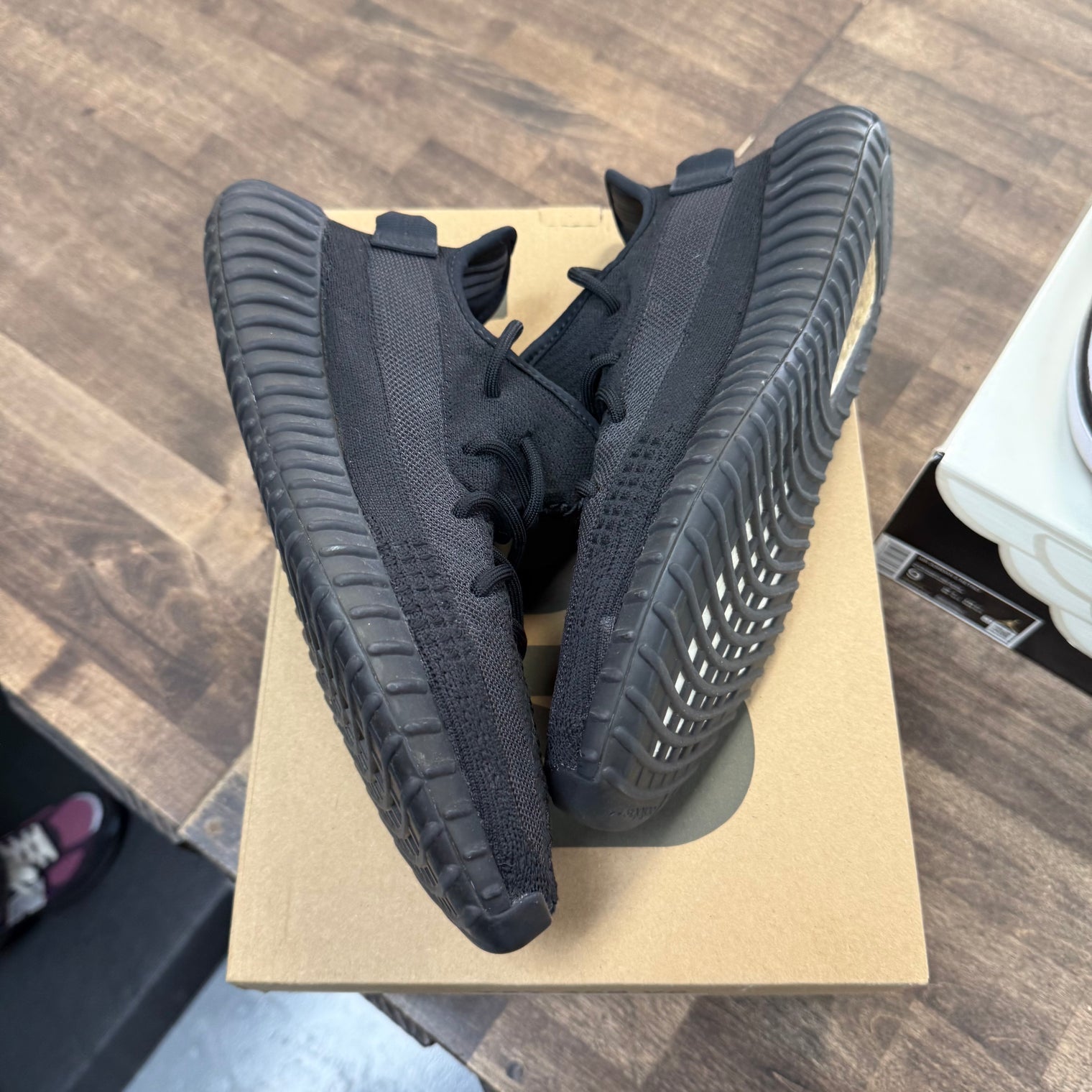 Onyx Yeezy 350 (USED)