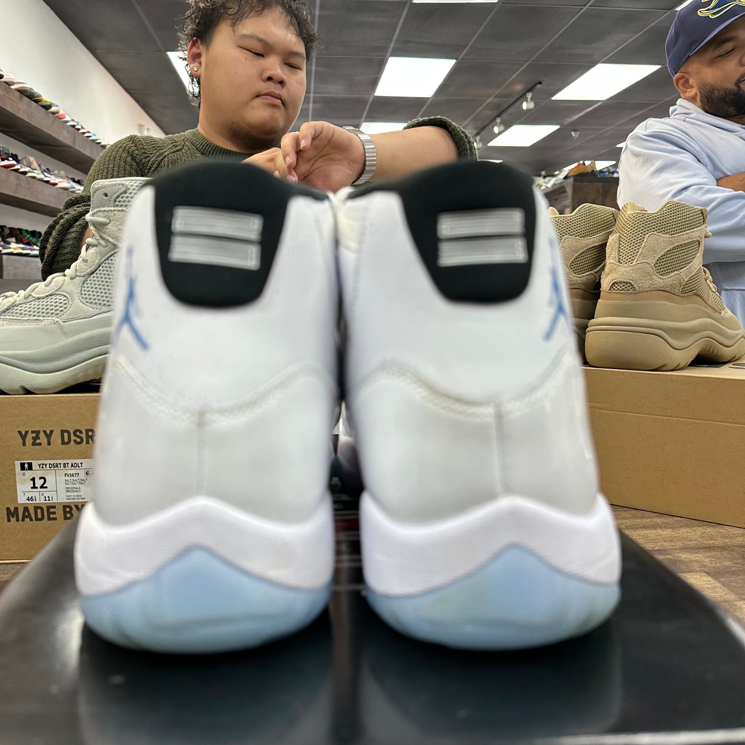 Jordan 11 Retro Legend Blue (2024) (US 11) (USED)