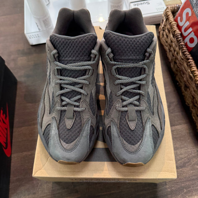 Geode Yeezy 700 (USED)