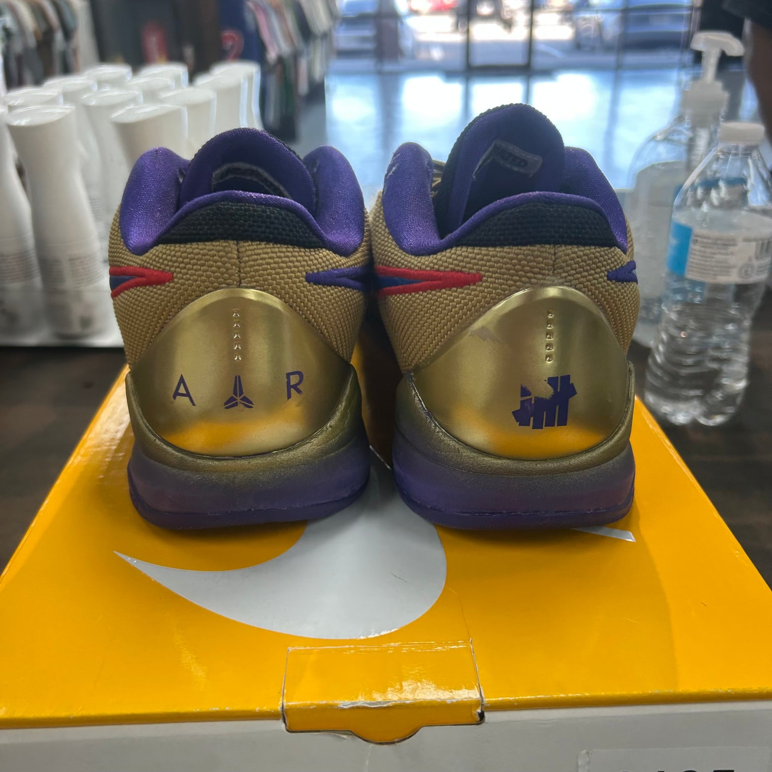 Undefeated Hall of Fame Kobe 5 Protro (USED)