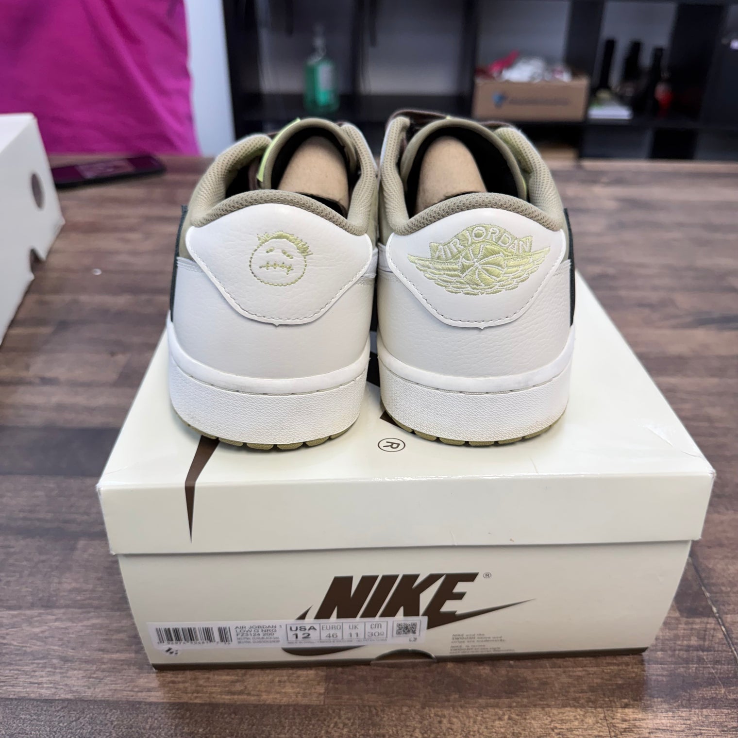Travis Scott Neutral Jordan 1 Retro Low Golf (USED)