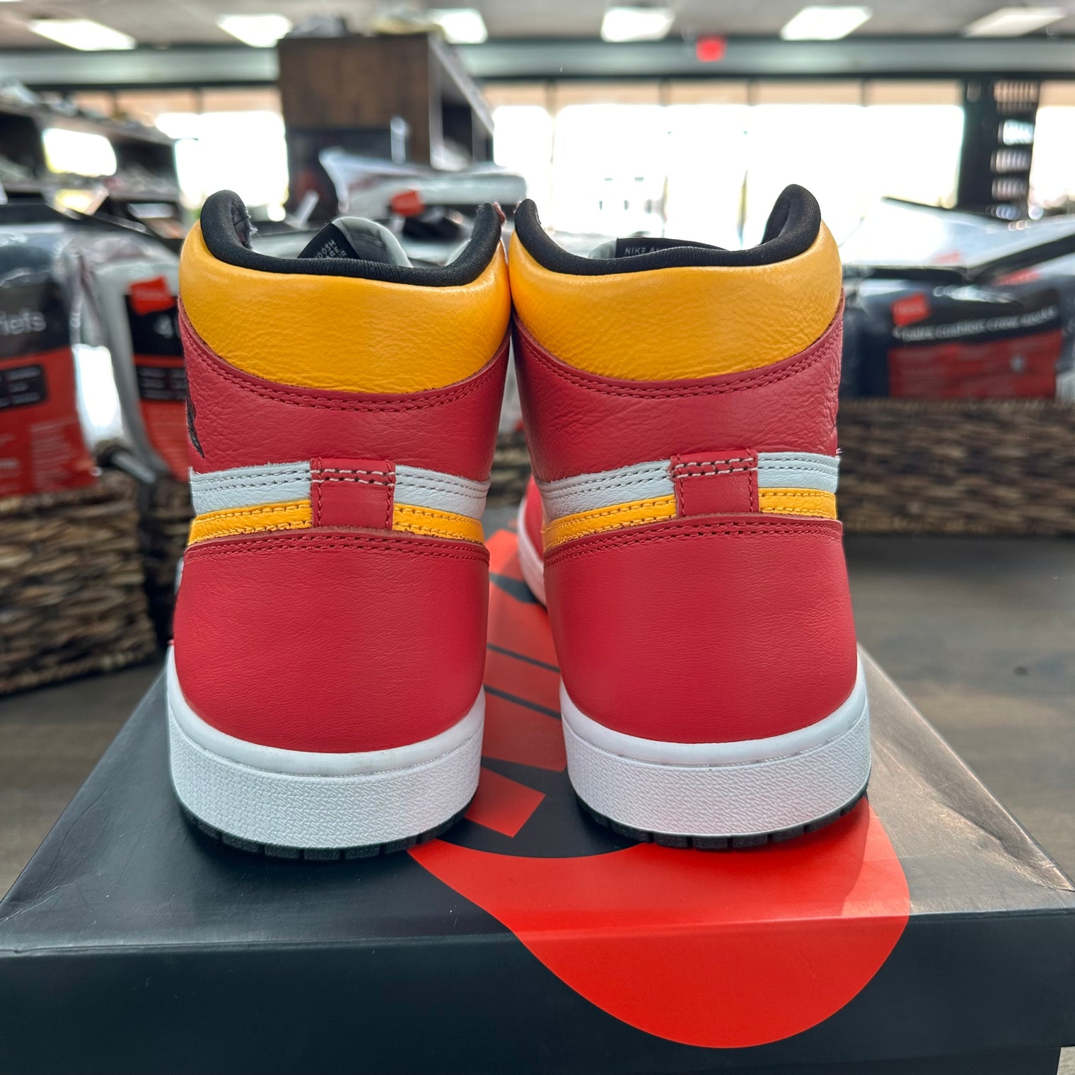 Light Fusion Red Jordan 1 High Retro (USED)