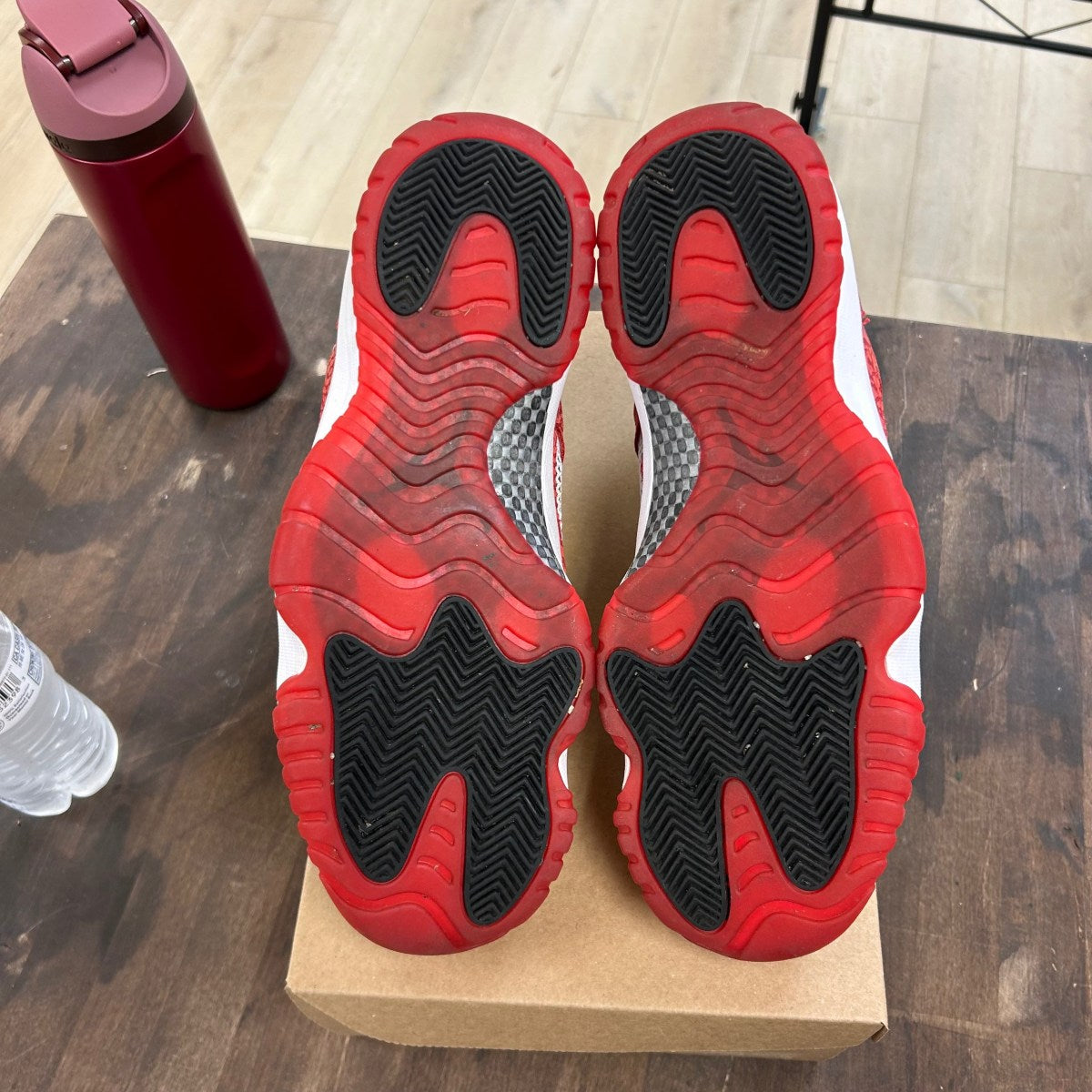 Jordan 11 Retro Low IE White Gym Red Size 12 (Pre-Owned) - Image 5