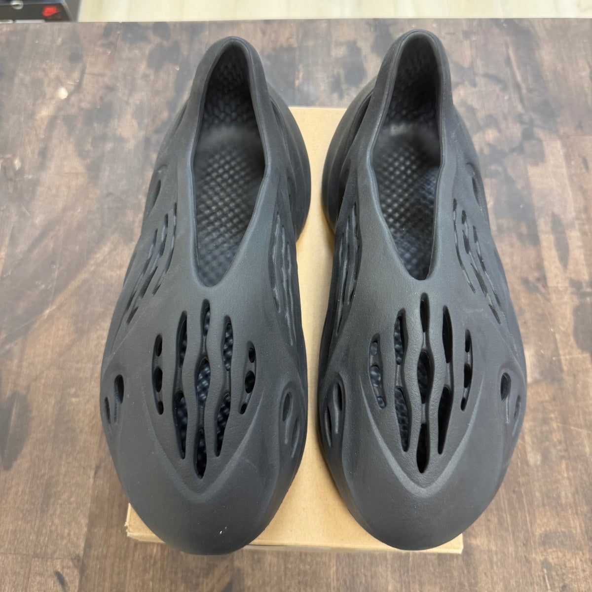adidas Yeezy Foam RNR Onyx - Image 2