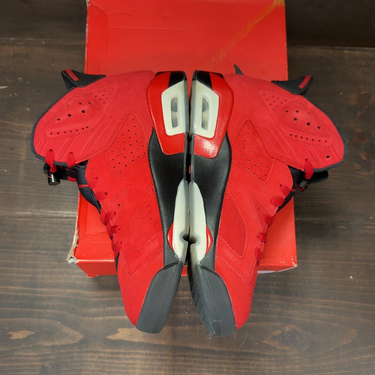 Jordan 6 Retro Toro Bravo Size 9 (Pre-Owned) - aux