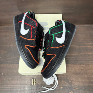 Nike SB Dunk Low Bronx Girls Skate Size 10 (Pre-Owned) - tag