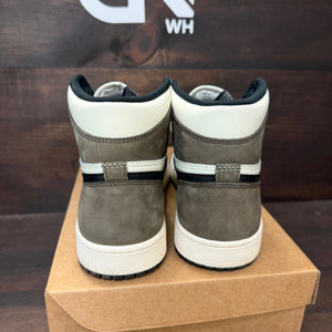 Jordan 1 Retro High Dark Mocha Size 8.5 (Pre-Owned) - Image 3