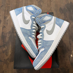 Jordan 1 Retro High OG Hyper Royal - Image 1