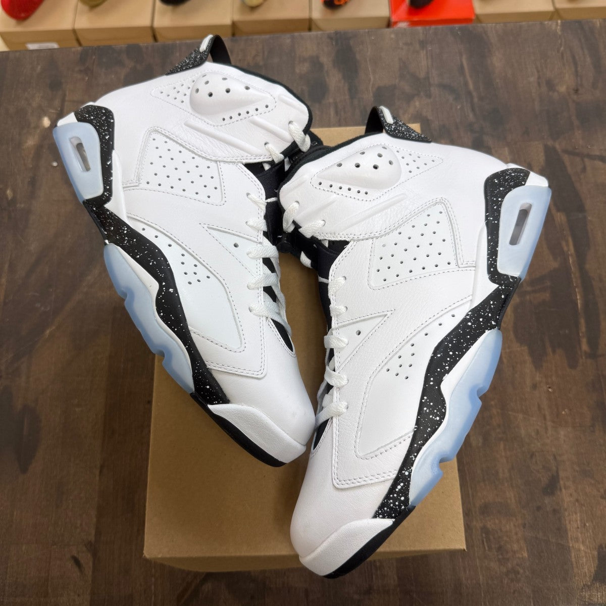 Jordan 6 Retro Reverse Oreo Size 13 (Pre-Owned) - Image 1