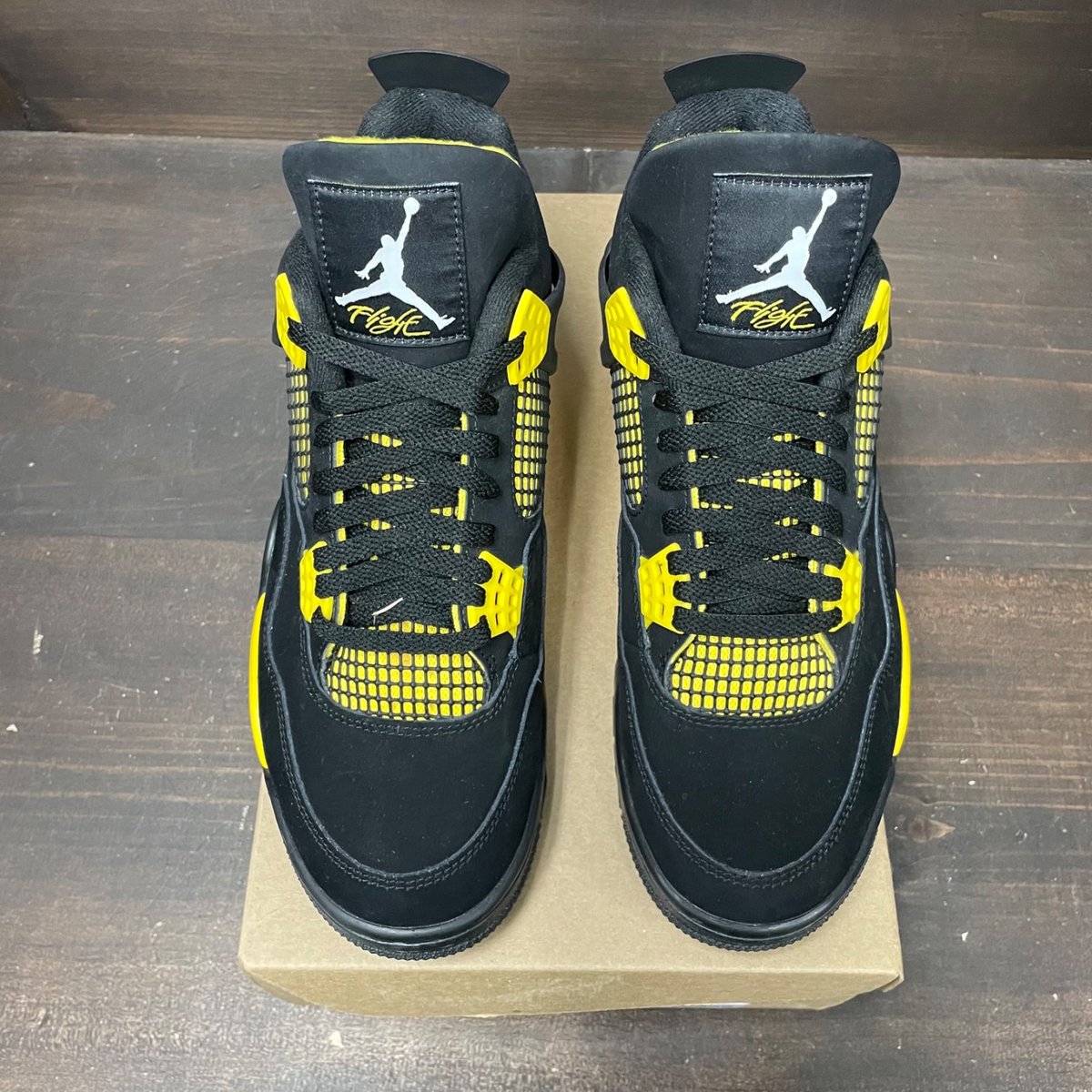 Jordan 4 Retro Thunder (2023) Size 10 (Pre-Owned) - back