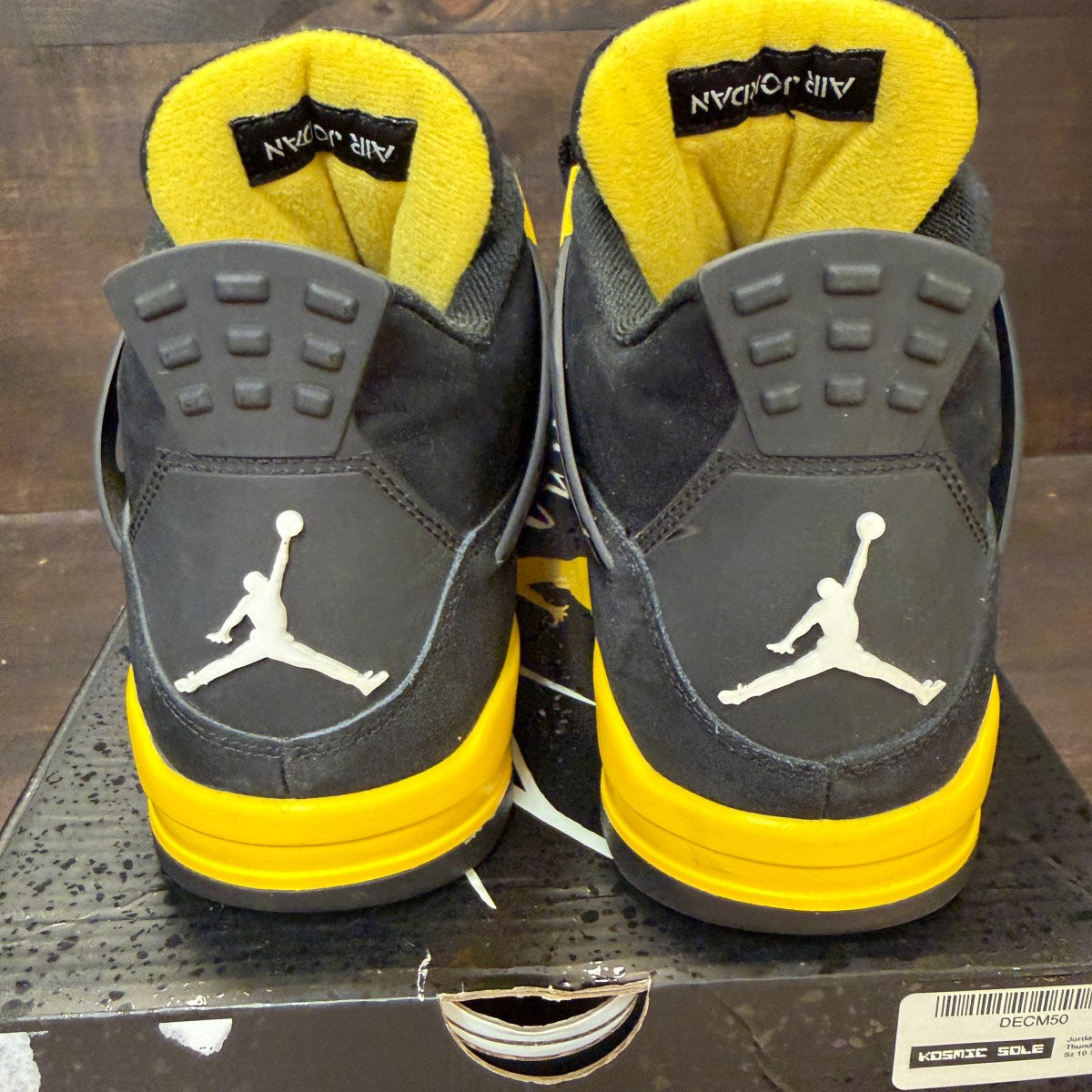 Jordan 4 Retro Thunder (2023) - Image 4