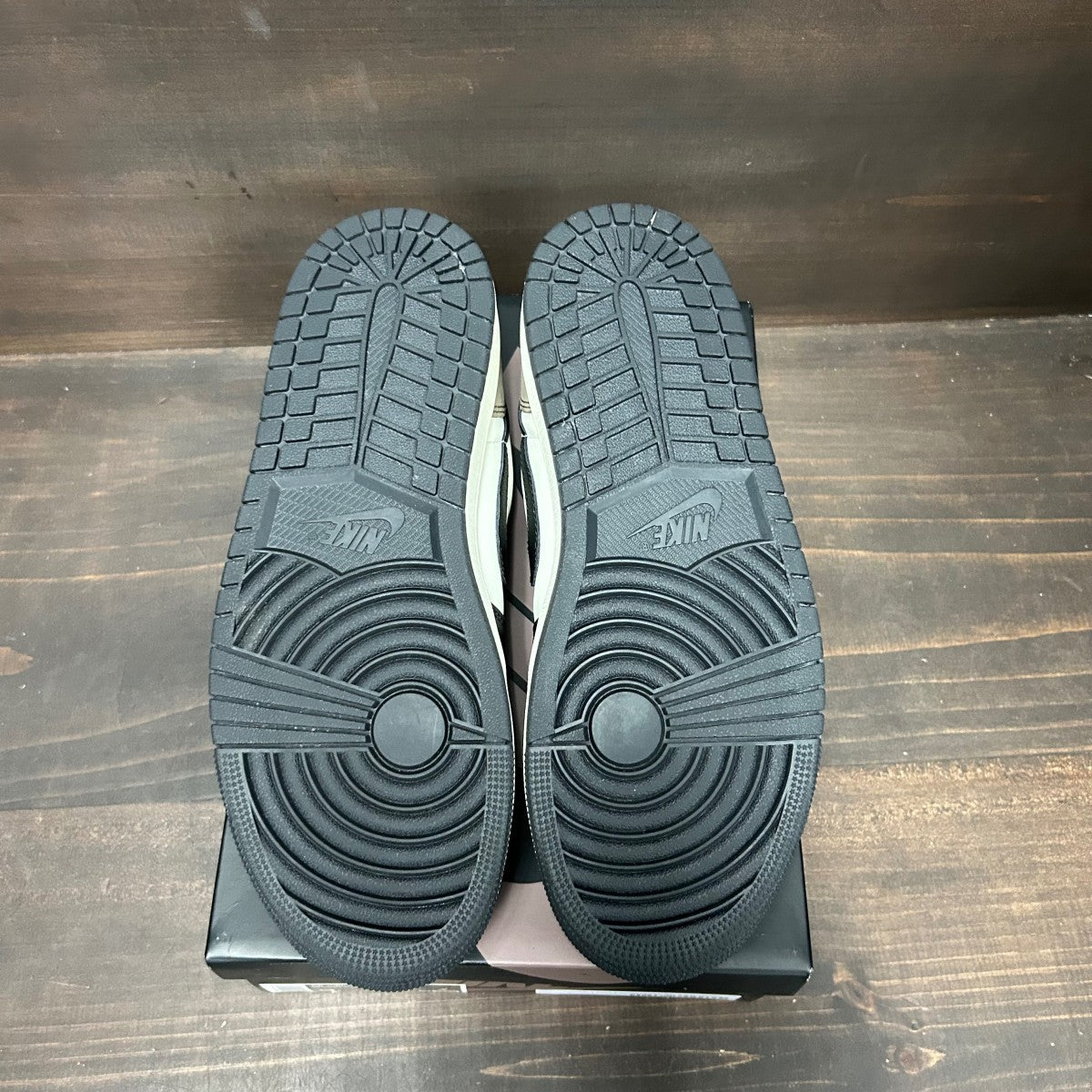 Jordan 1 Retro Low OG Mocha - Image 6