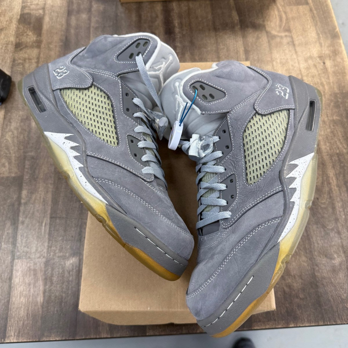 Jordan 5 Retro Wolf Grey (2011) Size 13 (Pre-Owned) - Image 1