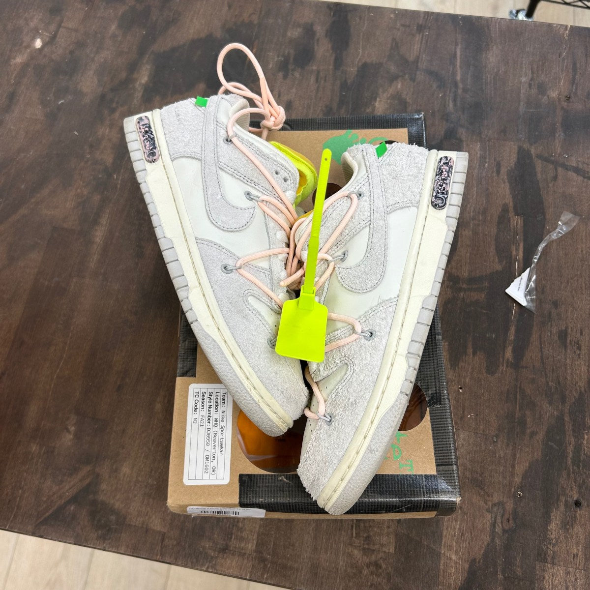 Nike Dunk Low Off-White Lot 12 - Image 1