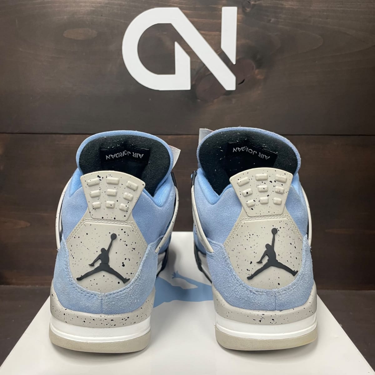 Jordan 4 Retro University Blue Size 10 (Pre-Owned) - side