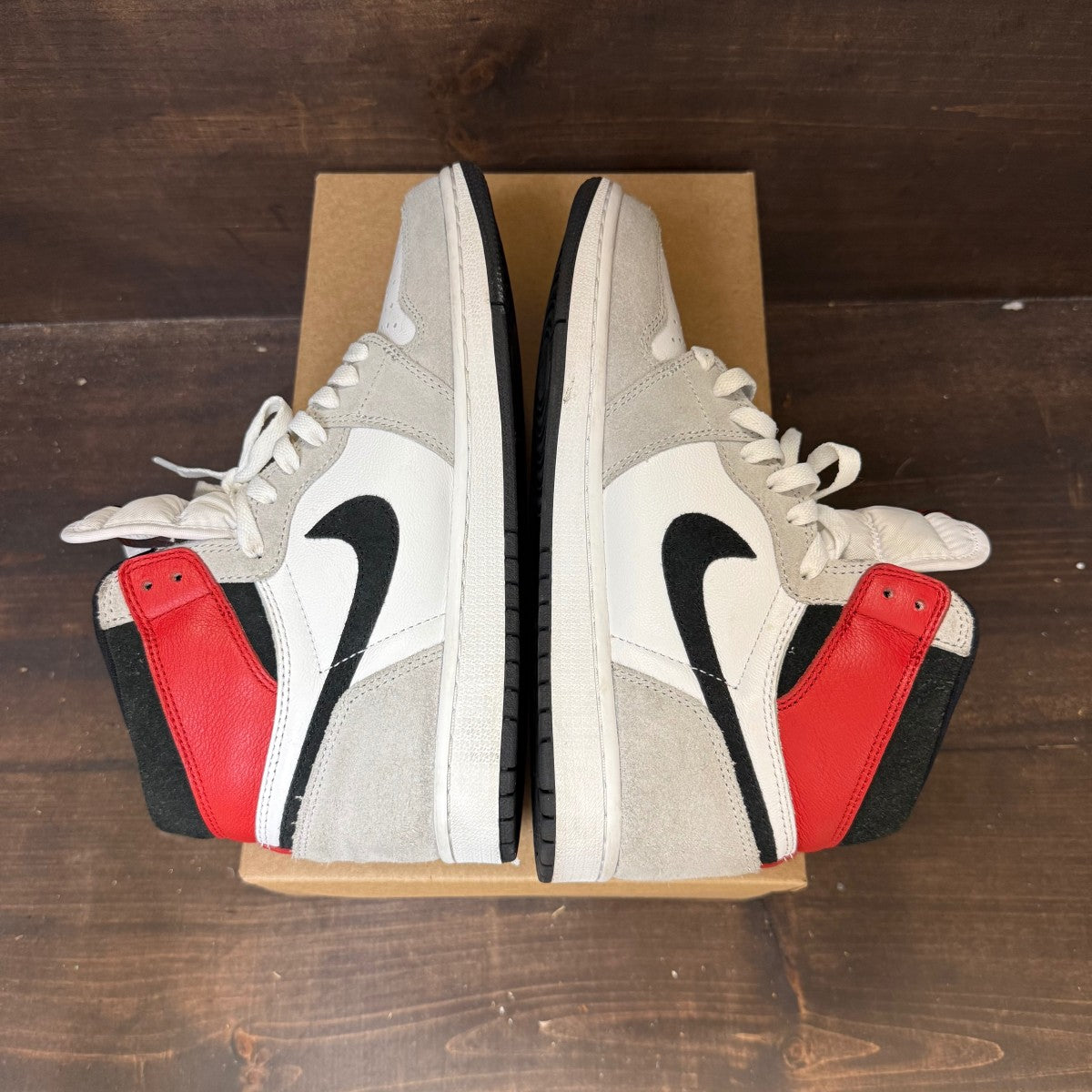 Jordan 1 Retro High Light Smoke Grey Size 8 (Pre-Owned) - Image 5