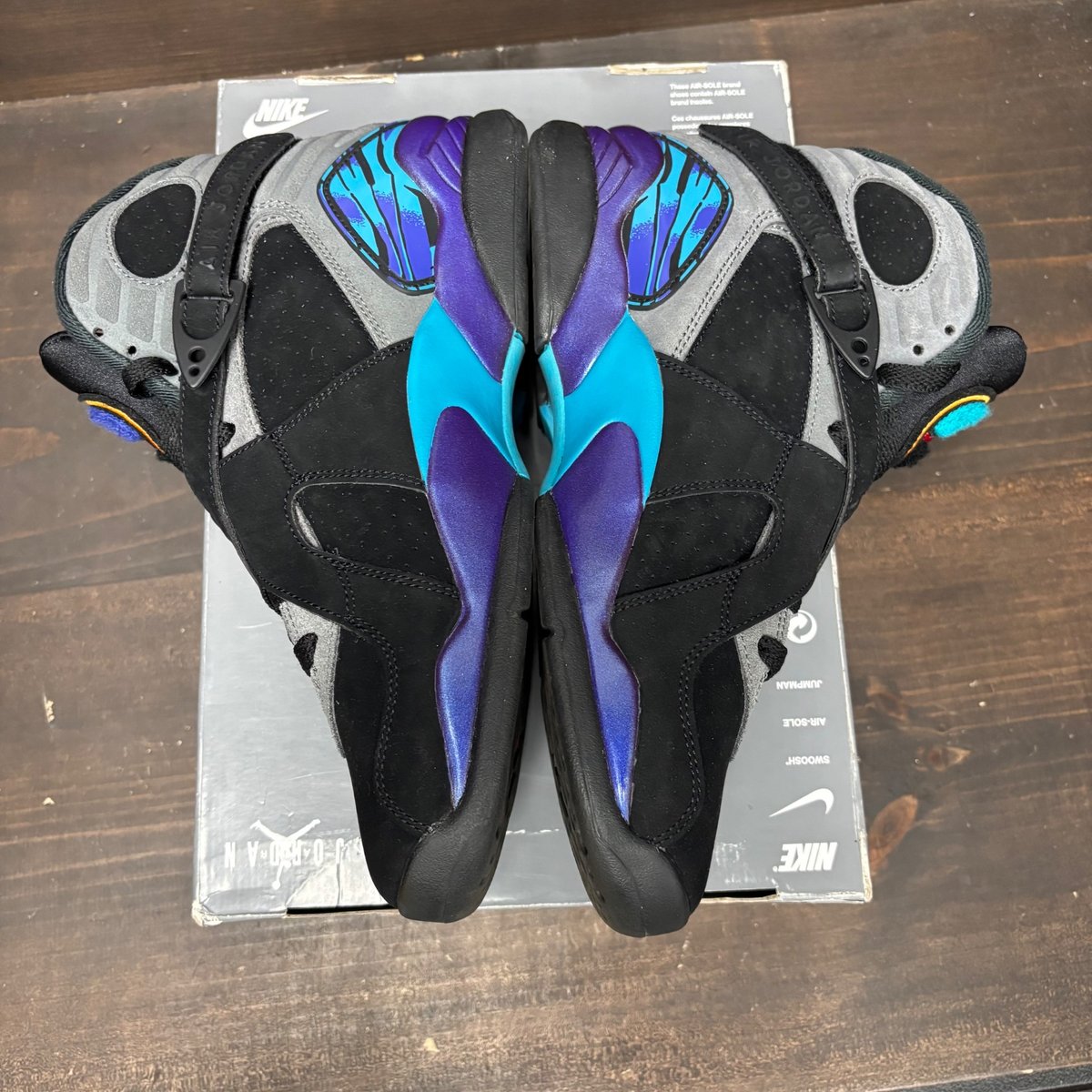 Jordan 8 Retro Aqua (2025) Size 9 (Pre-Owned) - tag