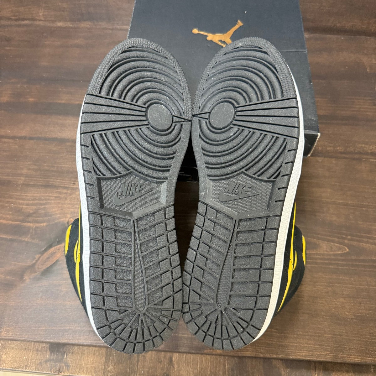 Jordan 1 Mid Reverse New Love - Image 5