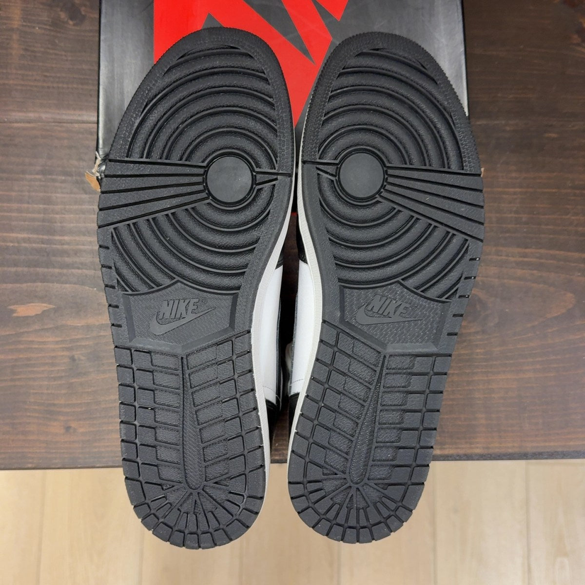 Jordan 1 Retro Black White (2014) Size 13 (Pre-Owned) - Image 8