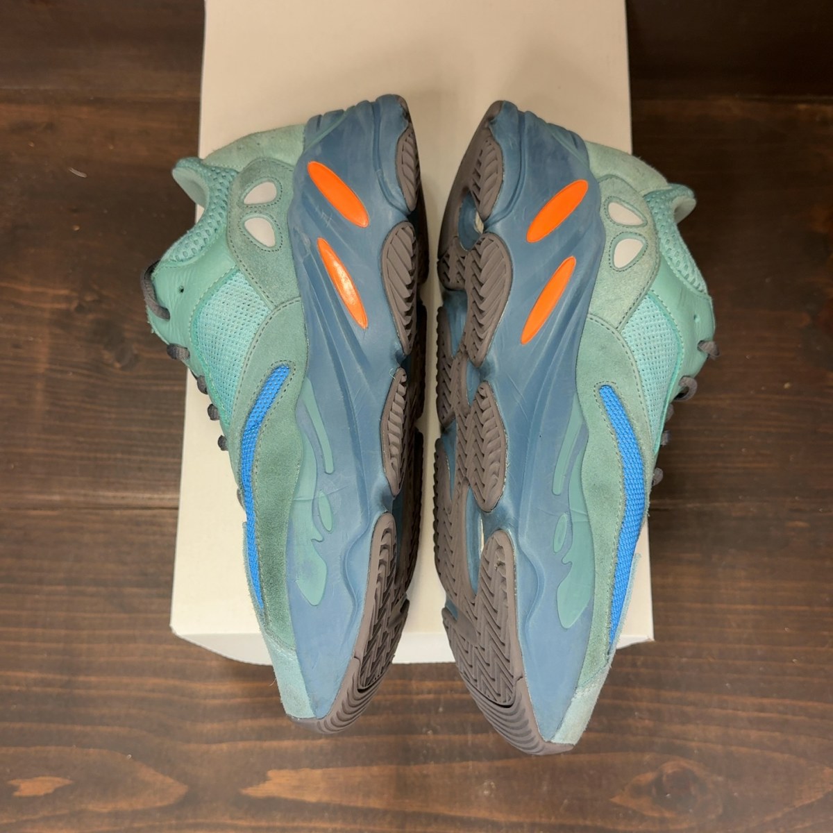 adidas Yeezy Boost 700 Faded Azure Size 8 (Pre-Owned) - Image 4
