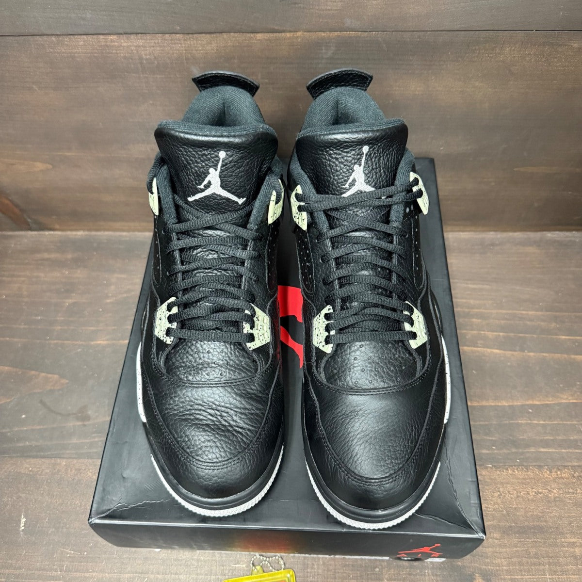 Jordan 4 Retro Oreo (2015) - Image 2