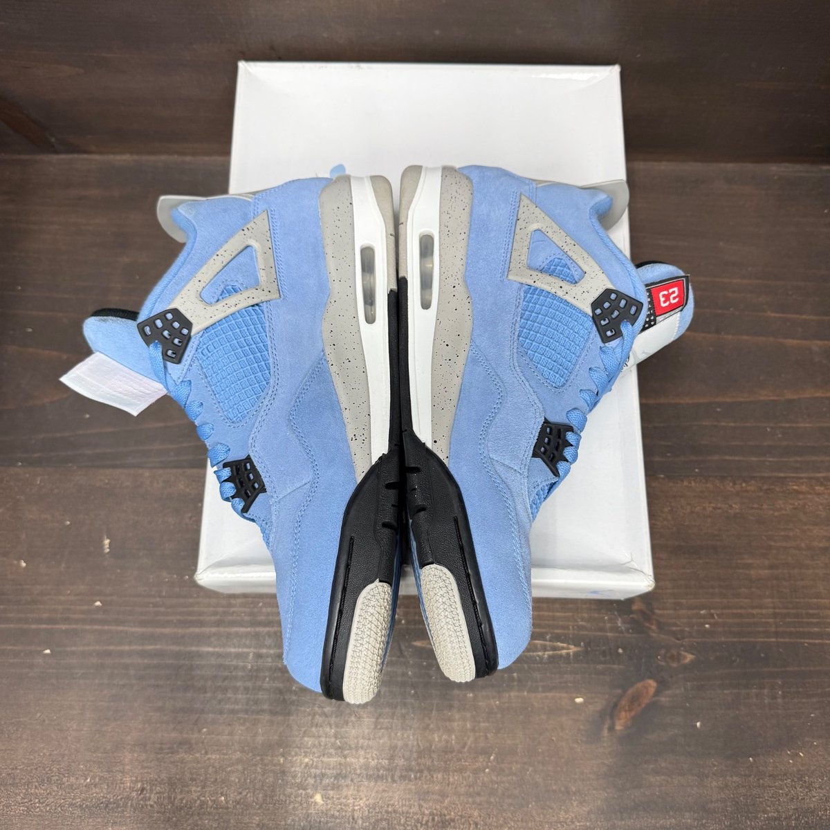 Jordan 4 Retro University Blue Size 11.5 (Pre-Owned) - side